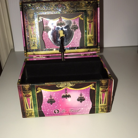 RARE Too Faced World Domination music box - Picture 4 of 13